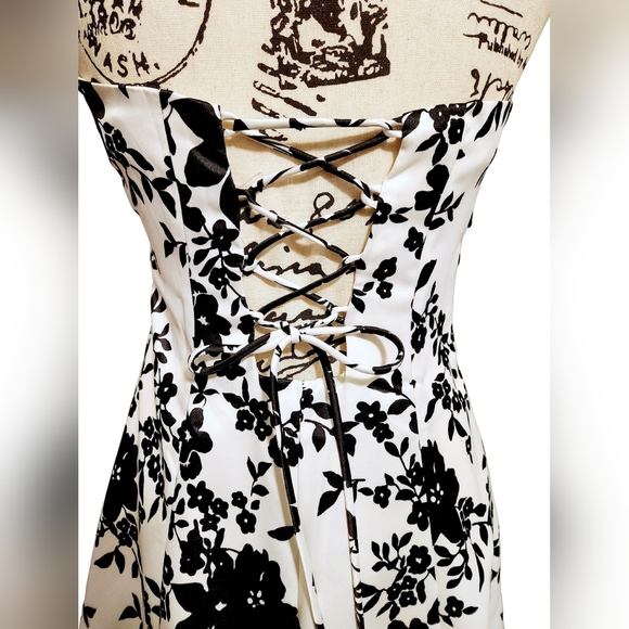 Blondie Nites Black and White Strapless Dress - Picture 7 of 11